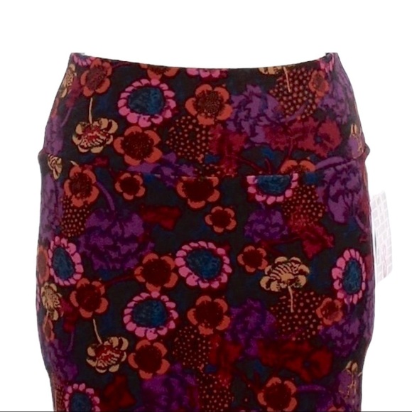 🌺 Lularoe Cassie Red & Pink Floral Stretchy Pencil Skirt Size S - Picture 3 of 7